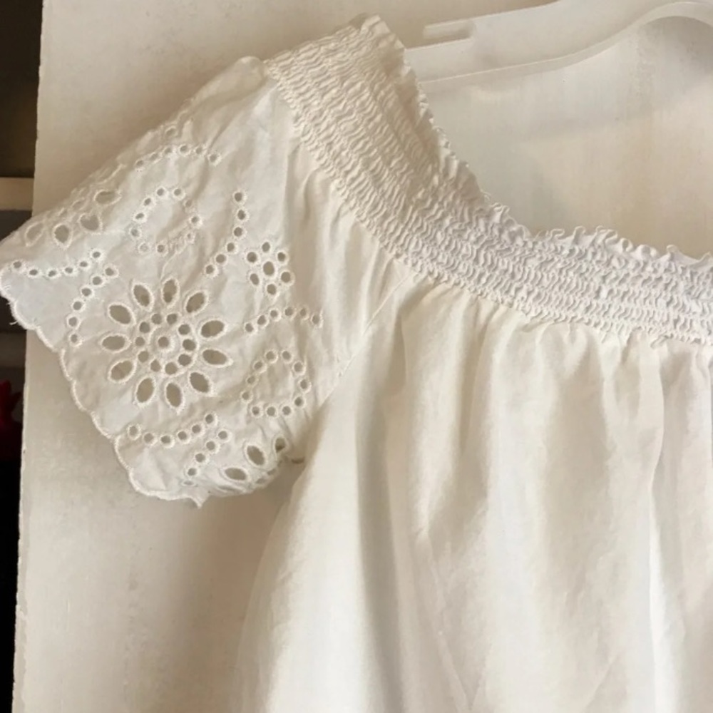 Old Navy Cotton Top With Eyelet Sleeves
